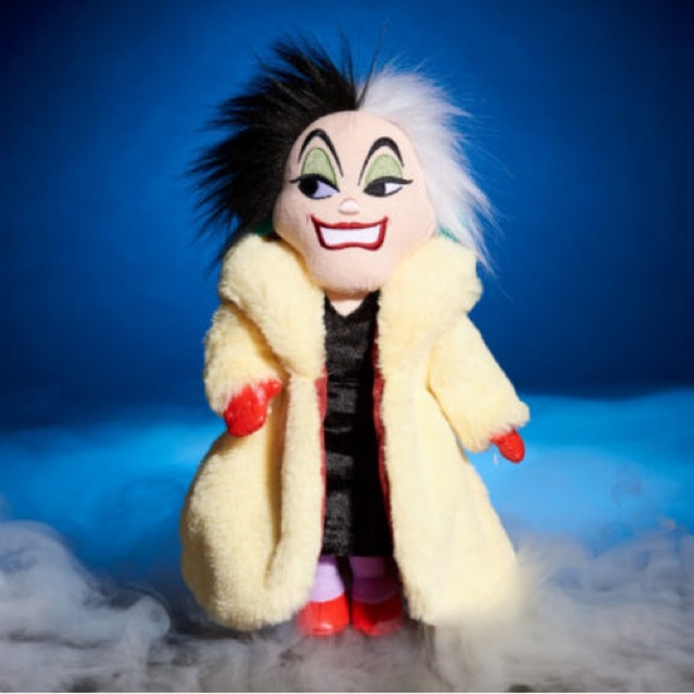 RARE AND HTF CRUELLA DE VIL Disney villains collection - by just play brand